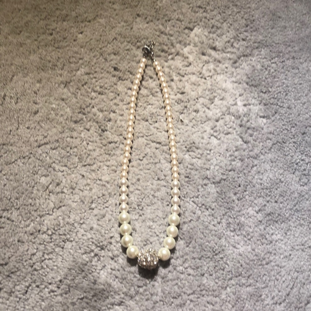 PEARL NECKLACE WITH RHINESTONE BALL